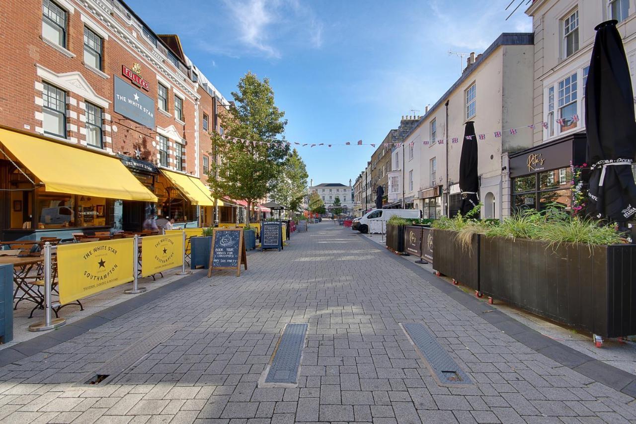 14 Oxford Mews - 5 Star Living For Up To 10 People Villa Southampton Exterior photo